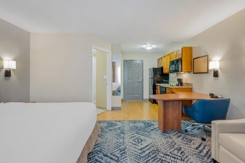 Candlewood Suites Indianapolis East by IHG Hotel in Indianapolis