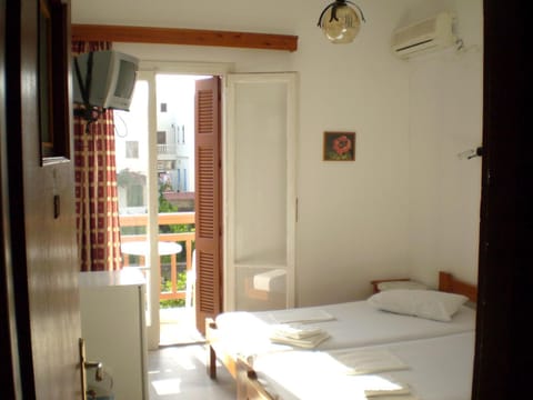 Day, Photo of the whole room