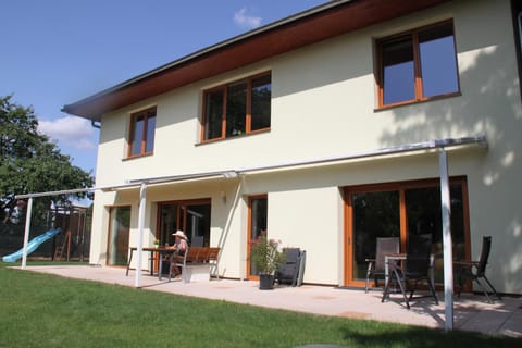 Property building, Garden, Garden, Balcony/Terrace, Balcony/Terrace