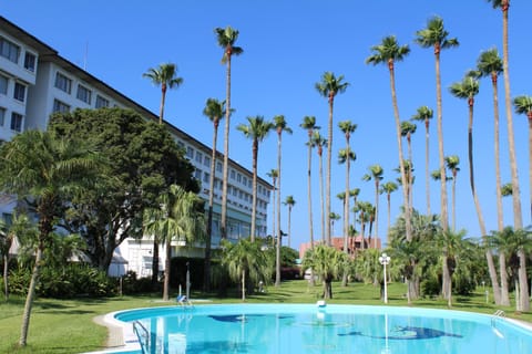 Swimming pool, Swimming pool