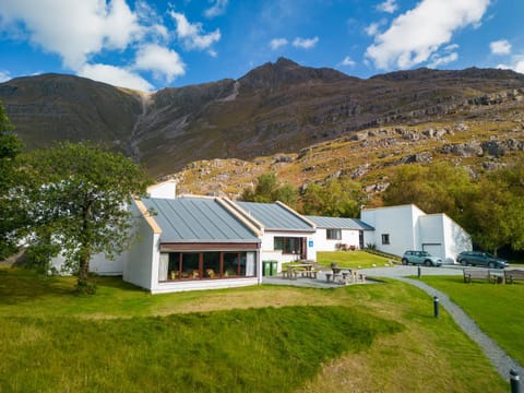 Property building, Natural landscape, Mountain view, Parking