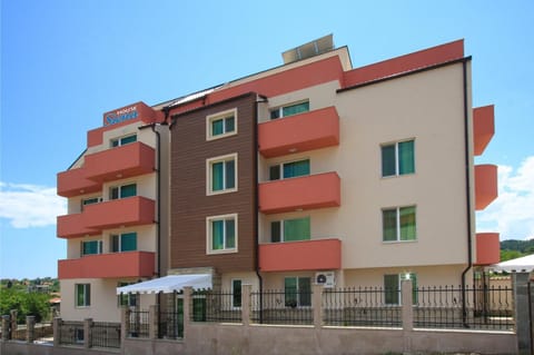Property building, Facade/entrance