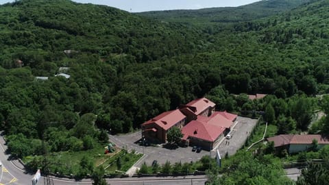Day, Neighbourhood, Natural landscape, Bird's eye view