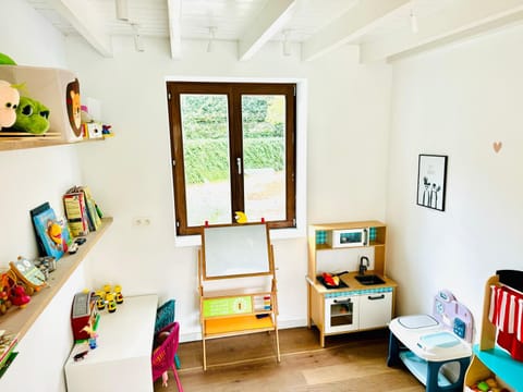 De Veldmuis, met mooie speelhoek en speelhuis House in Koksijde