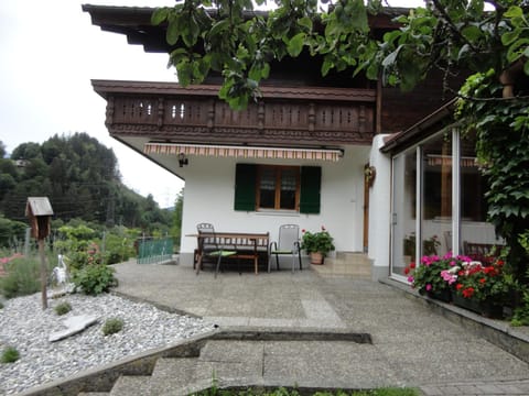 Patio, Facade/entrance