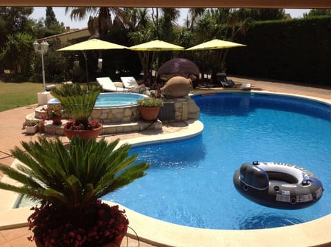 Garden, Swimming pool, sunbed