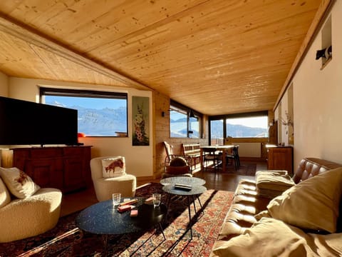Living room, Mountain view