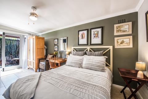 Greenlawns B&B Bed and Breakfast in Cape Town