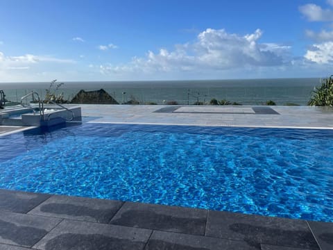 Swyn y Mor beach close Pet friendly hot tub House in Barmouth