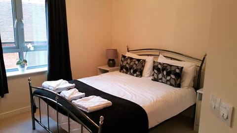 Photo of the whole room, towels