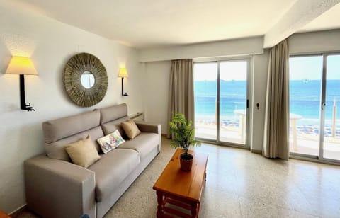 Living room, Sea view