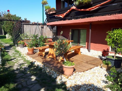 Facade/entrance, Garden