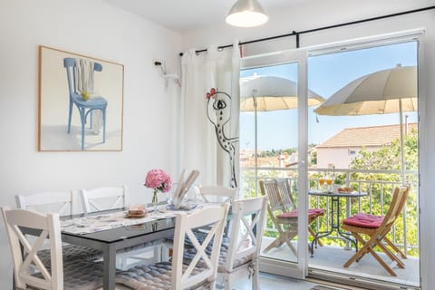 Balcony/Terrace, Dining area