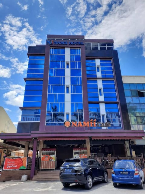 Property building, Nearby landmark, Facade/entrance, Property logo or sign