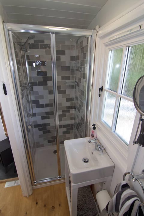 Riverside Bothy at Allt A'Mhuilinn Apartment in Scotland