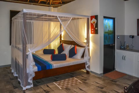 Bedroom, bunk bed
