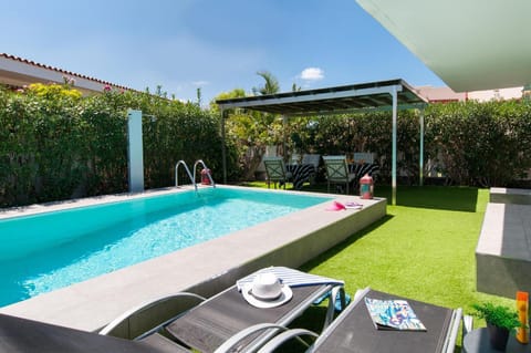 Garden, Balcony/Terrace, Swimming pool