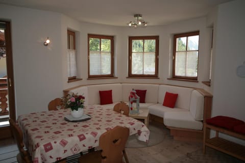 Villetta ai Pini Deluxe Apartment in Canazei