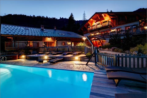 Property building, Swimming pool