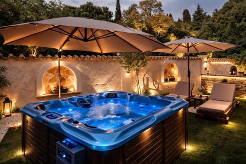 Hot Tub, Hot Tub, Spa and wellness centre/facilities
