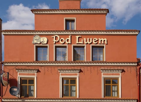 Facade/entrance, Facade/entrance