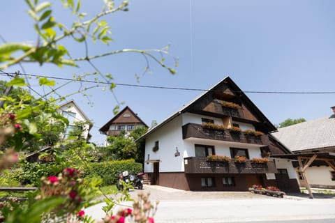 Property building, Day, Neighbourhood, Street view