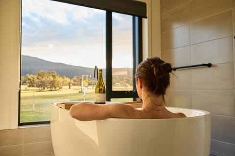 People, Natural landscape, Hot Tub, Bathroom, Mountain view, Bath