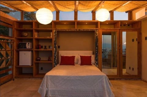 Mansion Aline Bed and Breakfast in Santa Teresa