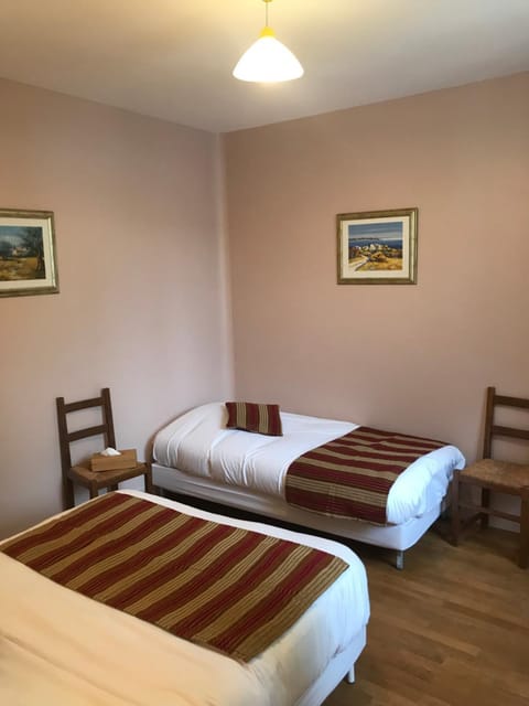 HÔTEL LES IRIS Hotel in Normandy