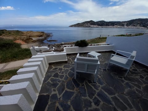 Natural landscape, View (from property/room), Balcony/Terrace, Seating area, Sea view