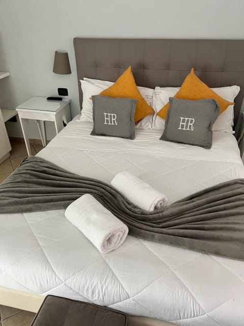 Bed, Photo of the whole room, Bedroom, internet, pet friendly, pet friendly, towels