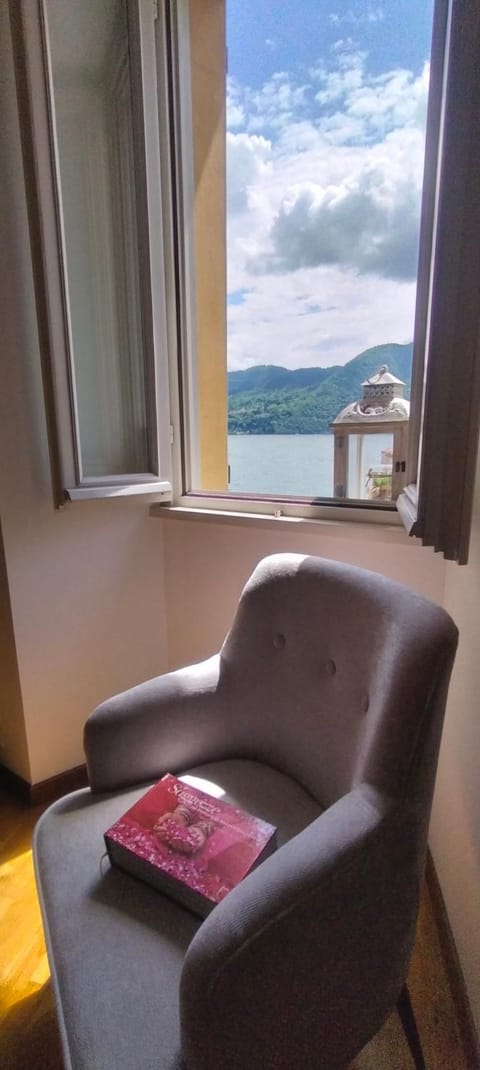 Natural landscape, Seating area, Lake view