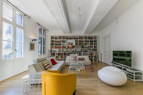 Communal lounge/ TV room, Living room