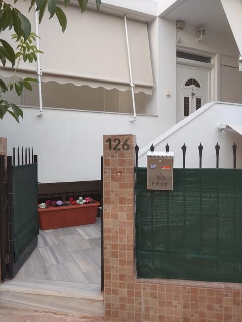 Property building, Facade/entrance, Balcony/Terrace