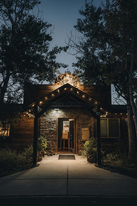 Property building, Facade/entrance