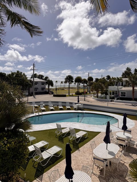 Beach, Swimming pool