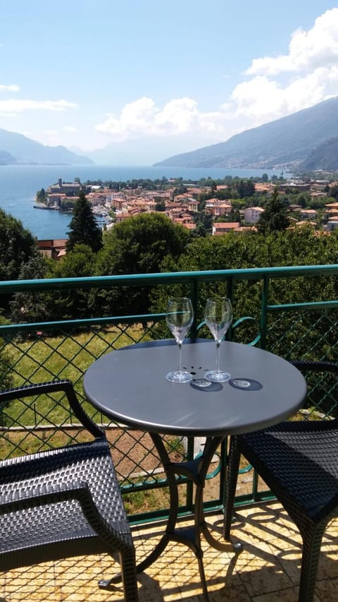 Balcony/Terrace, Mountain view, Drinks