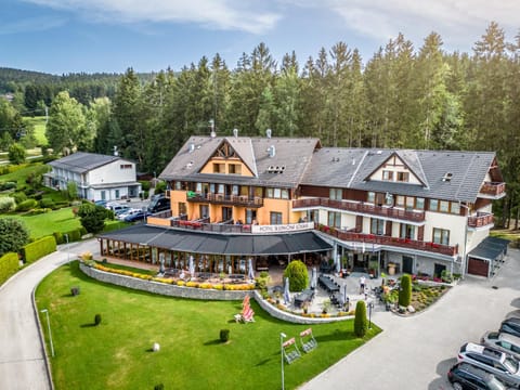 Property building, Restaurant/places to eat