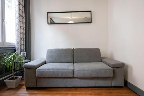 Living room, Lounge or bar, Seating area, Dining area