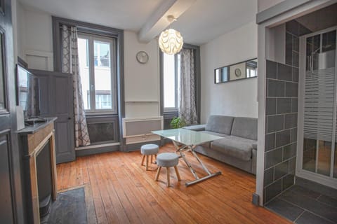 TV and multimedia, Seating area