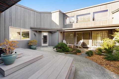 Meadow House House in Sonoma County