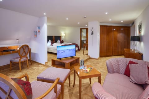 Photo of the whole room, Seating area, Bedroom