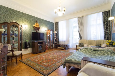 Communal lounge/ TV room, TV and multimedia, Living room