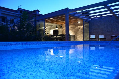 Swimming pool, Swimming pool