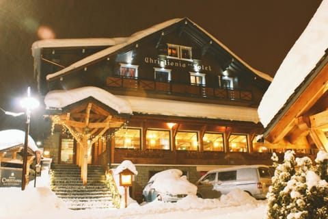 Facade/entrance, Night, Winter