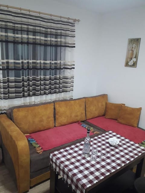 Apartmani Nikola u vili Semeteš Bed and Breakfast in Serbia