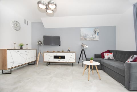 TV and multimedia, Seating area