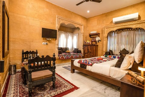 Communal lounge/ TV room, TV and multimedia, Living room, Seating area, Evening entertainment