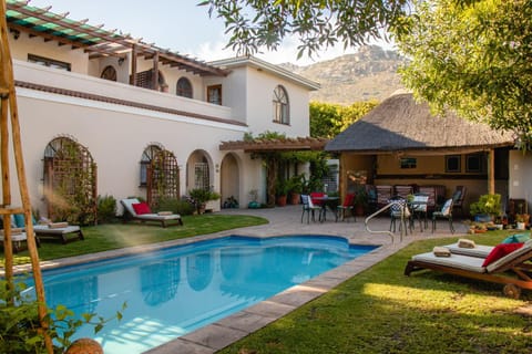 Property building, Facade/entrance, Activities, BBQ facilities, Balcony/Terrace, Other, On site, Mountain view, Area and facilities, Area and facilities, Swimming pool