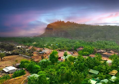 Property building, Restaurant/places to eat, Mountain view, Swimming pool, Breakfast